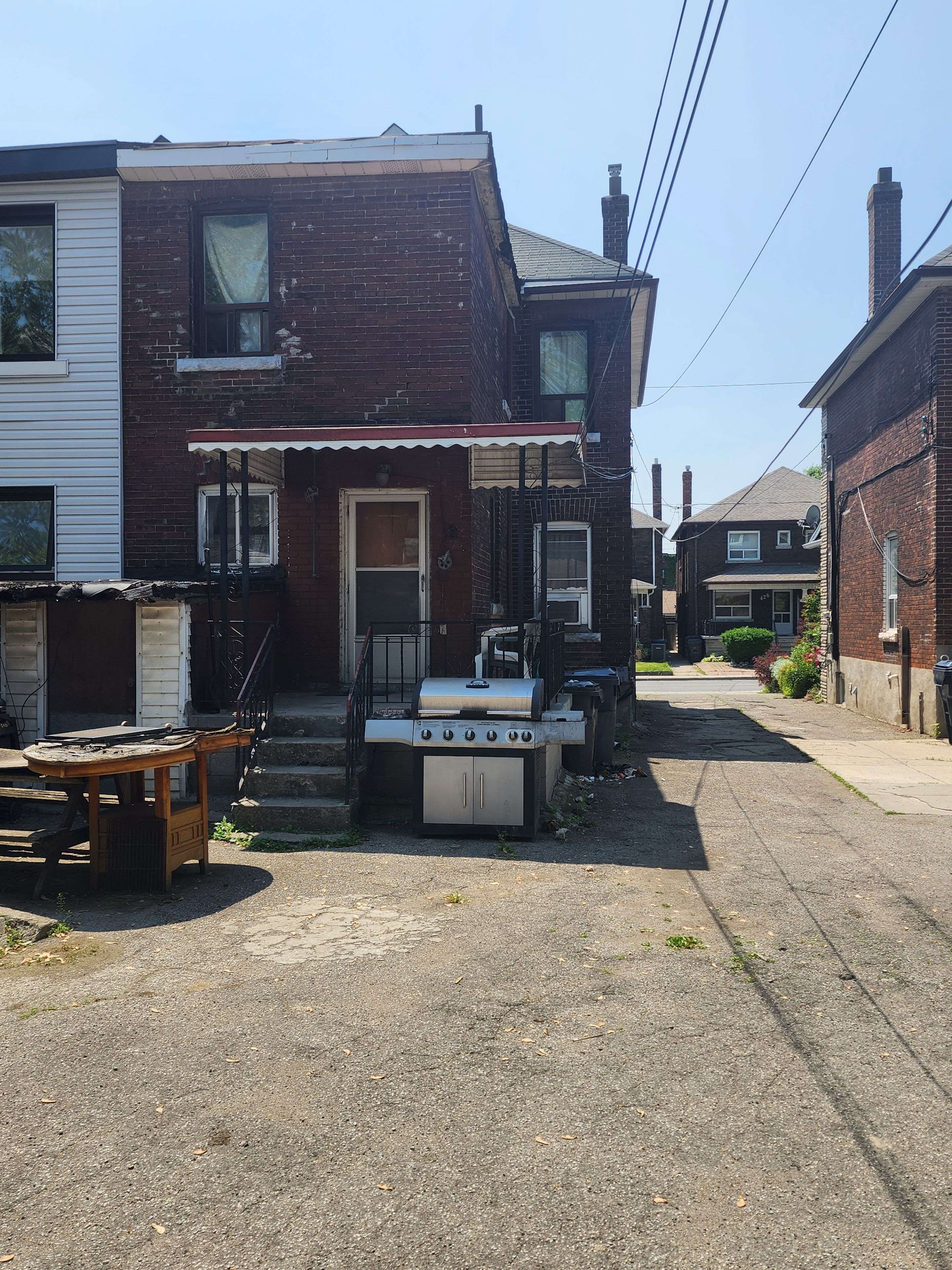 Toronto W03, ON M6N 2W4,415 Symington AVE