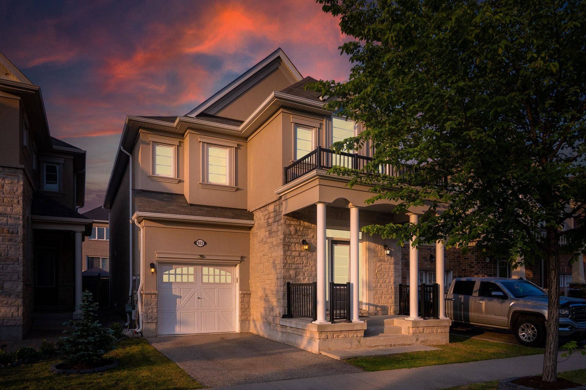 Milton, ON L9T 8Z7,923 Penson CRES