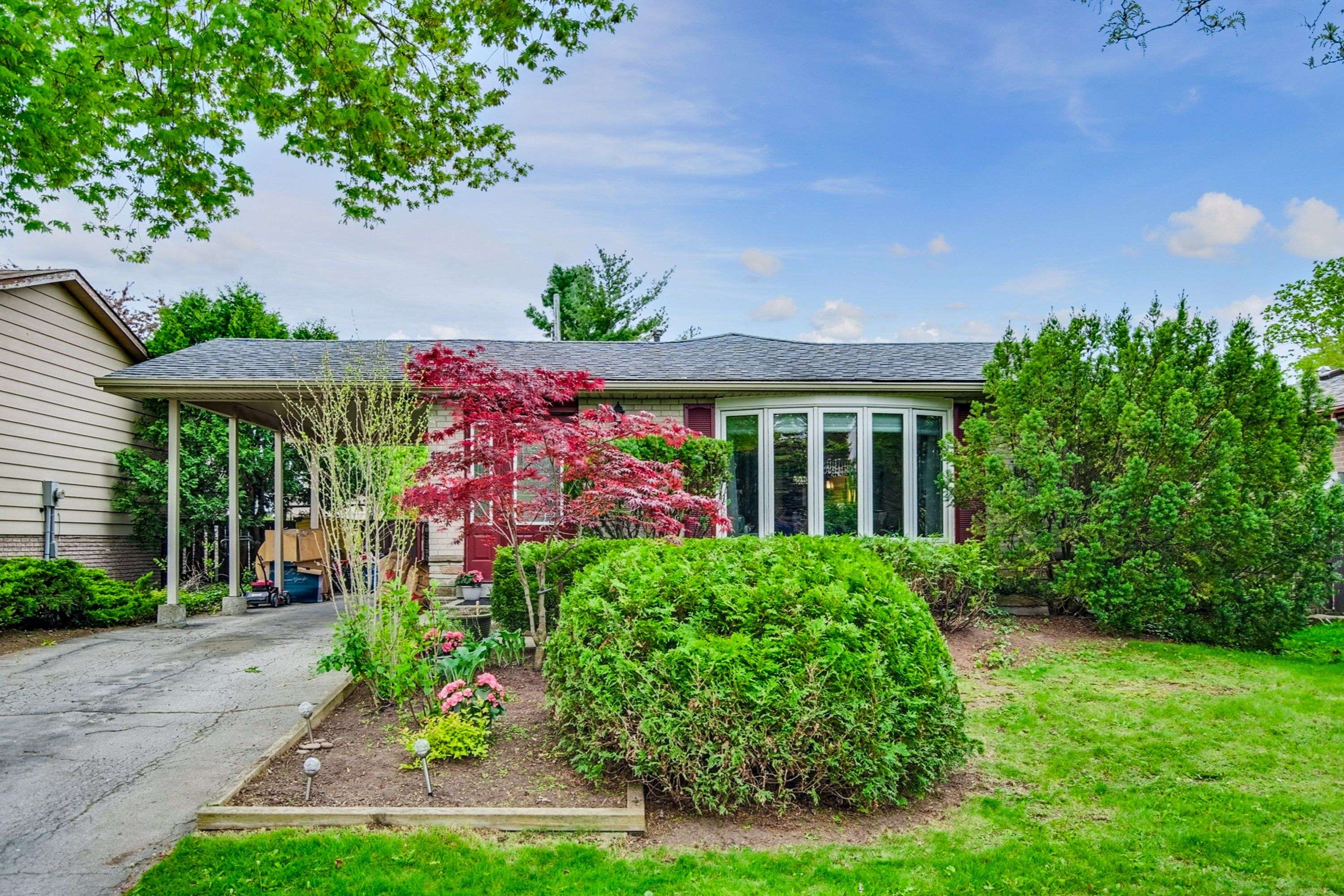 1310 Sycamore DR, Burlington, ON L7M 1H2
