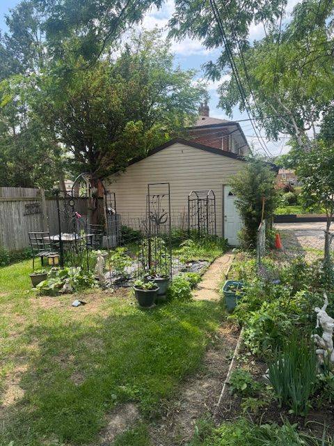 Toronto W03, ON M6N 4R5,46 Rockcliffe BLVD #Main