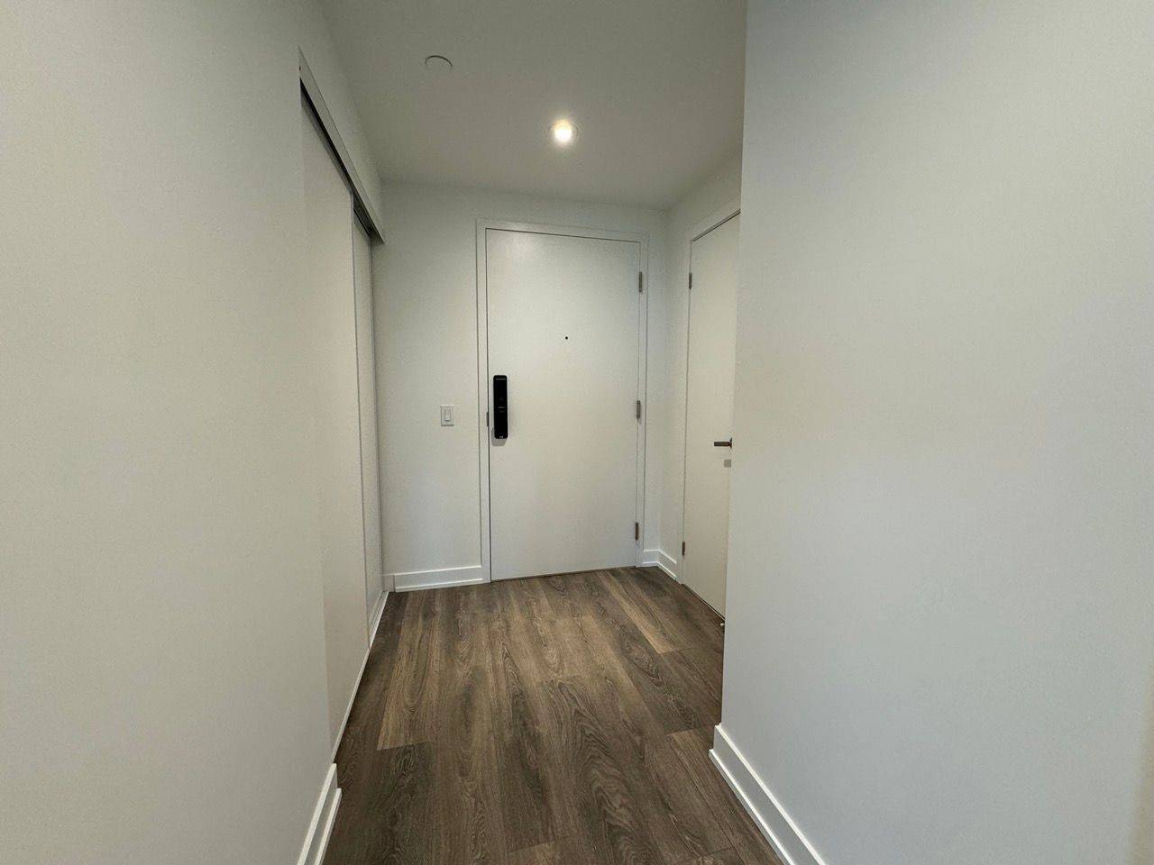 Mississauga, ON L5G 0E1,28 Ann ST #718