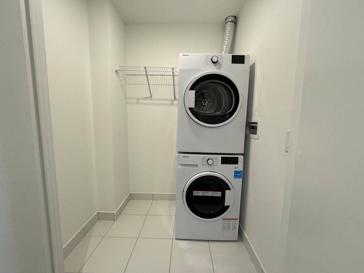 Mississauga, ON L5G 0E1,28 Ann ST #718