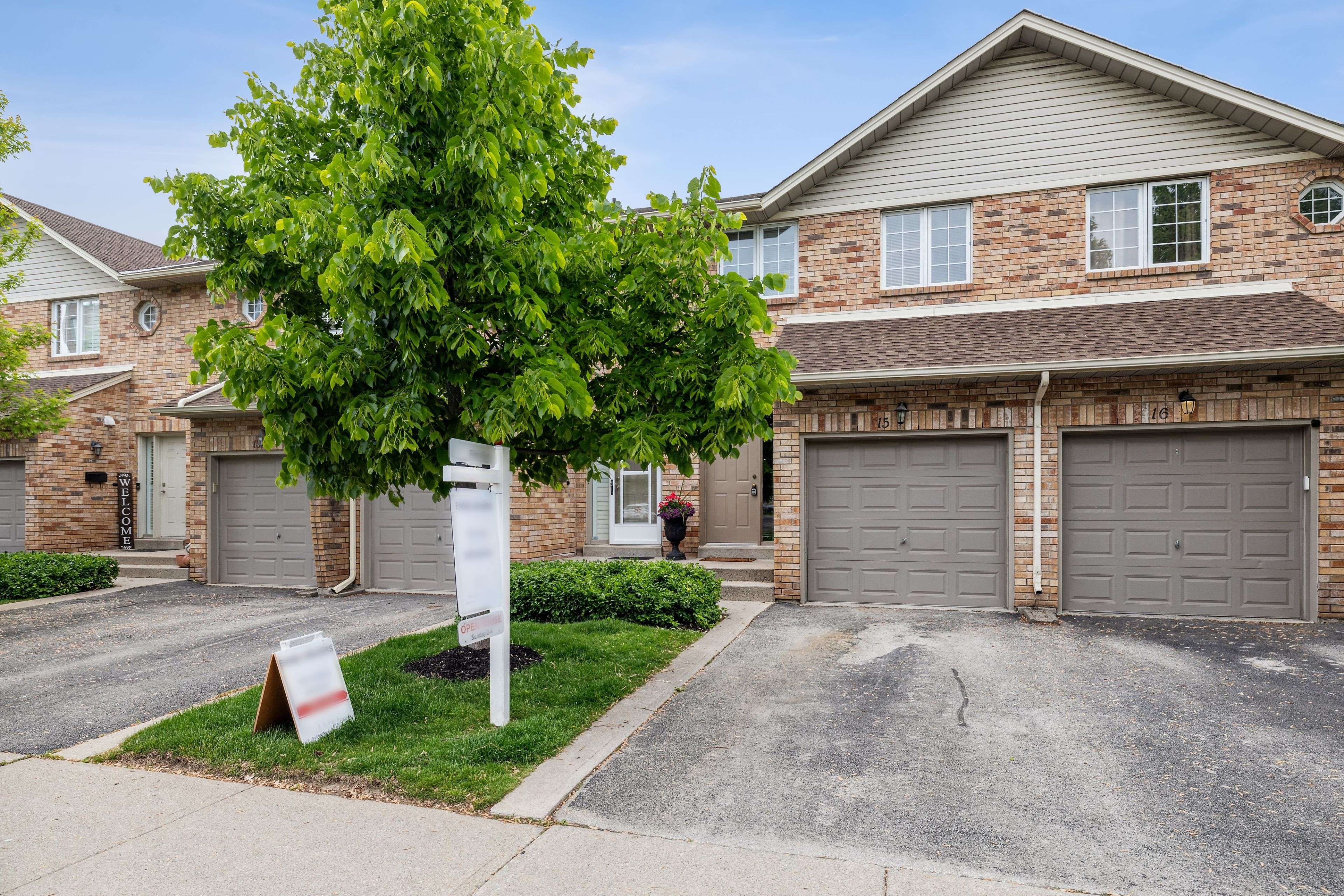 Burlington, ON L7M 4J7,2015 Cleaver AVE #15