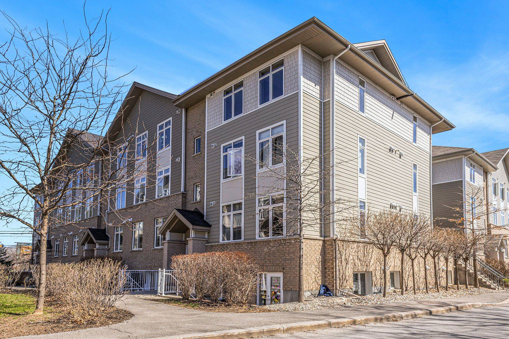 322 Everest Private #H, Elmvale Acres And Area, ON K1G 4E3