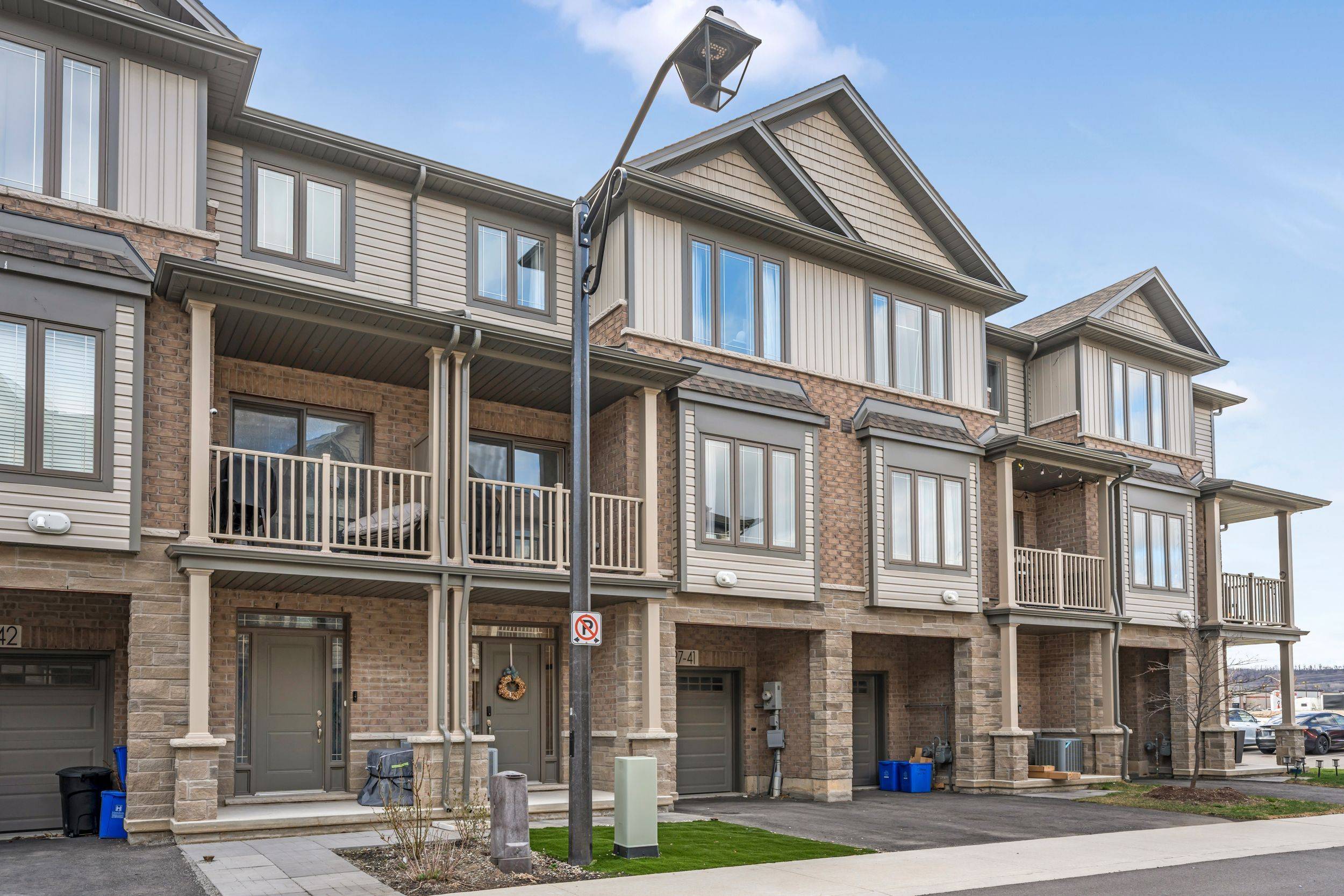 Hamilton, ON L8E 0K6,27 Rachel DR #41