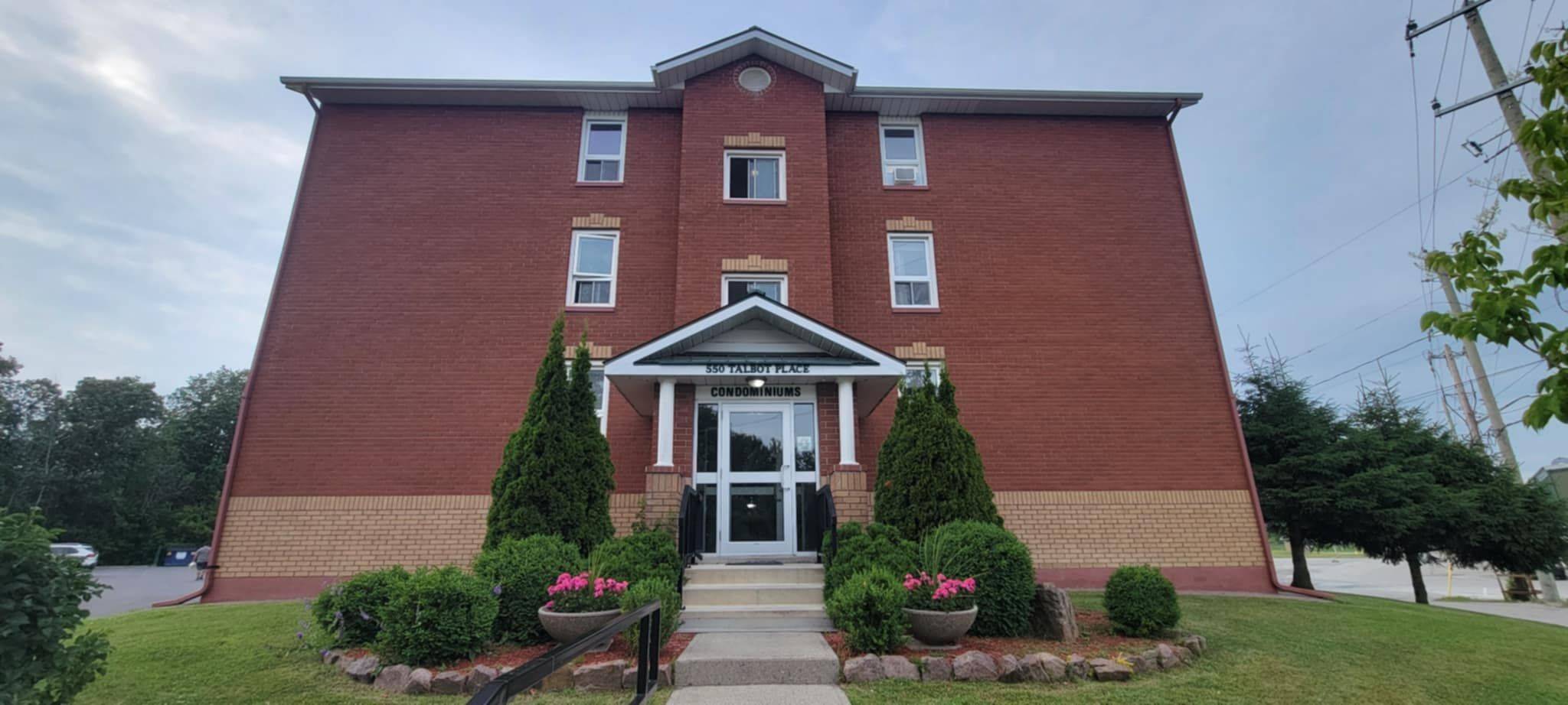 550 Talbot PL N #404, Gananoque, ON K7R 3C6
