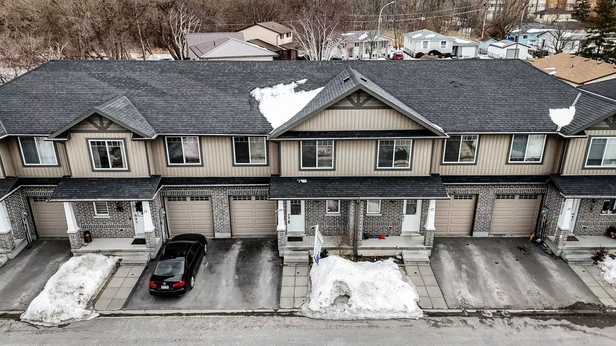 Quinte West, ON K8V 0E7,19 Nottingham CT