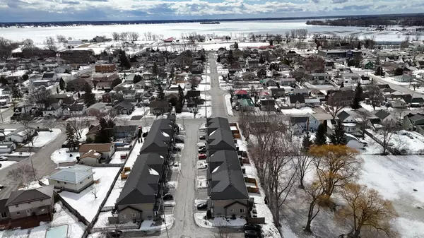 Quinte West, ON K8V 0E7,19 Nottingham CT