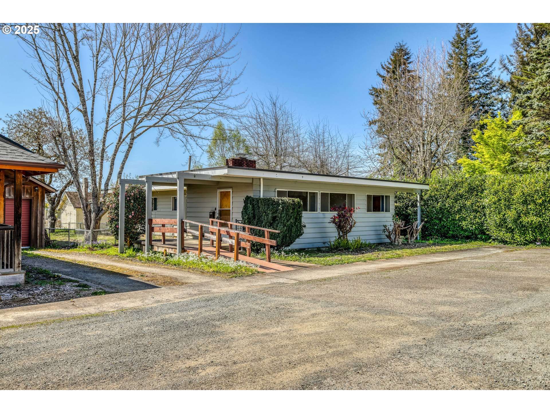 Coquille, OR 97423,259 N HENRY ST