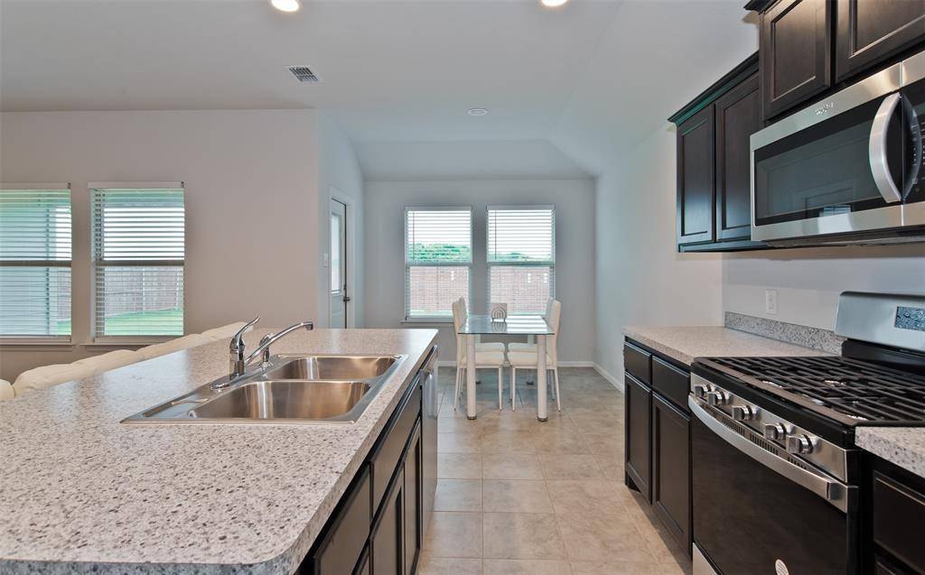 Justin, TX 76247,941 Loomis Trail