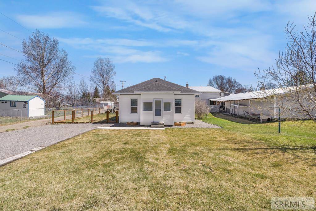 218 S 12th W, St Anthony, ID 83445