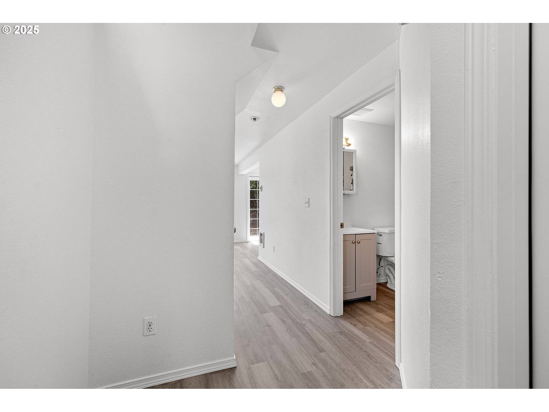 Eugene, OR 97404,174/178 LEA AVE