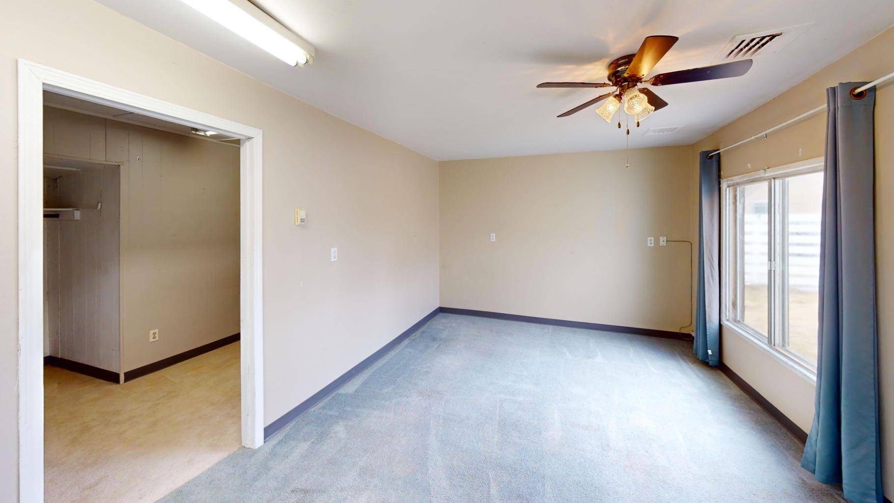 Brooks, AB T1R0H1,115 3 ST East