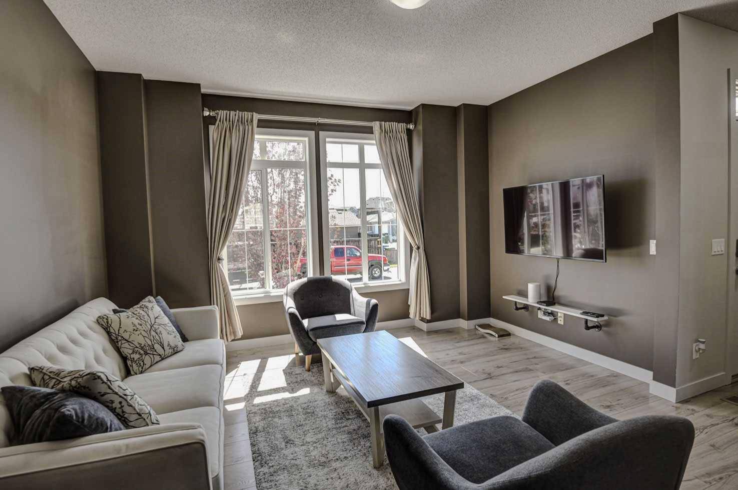 Calgary, AB T3M 2A8,78 Marquis HTS SE