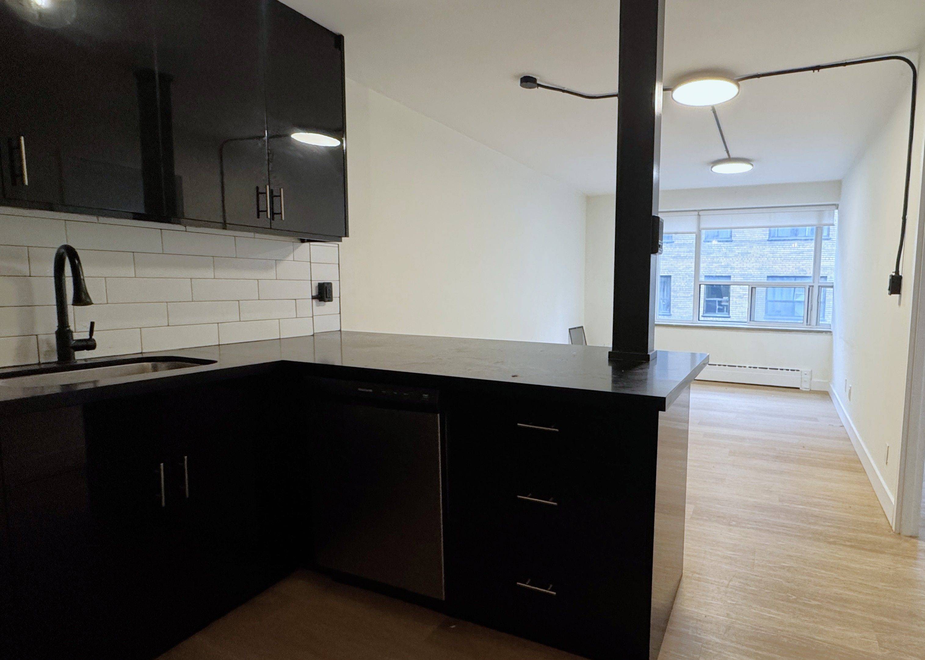 Toronto C10, ON M4P 1L8,420 Eglinton AVE E #308