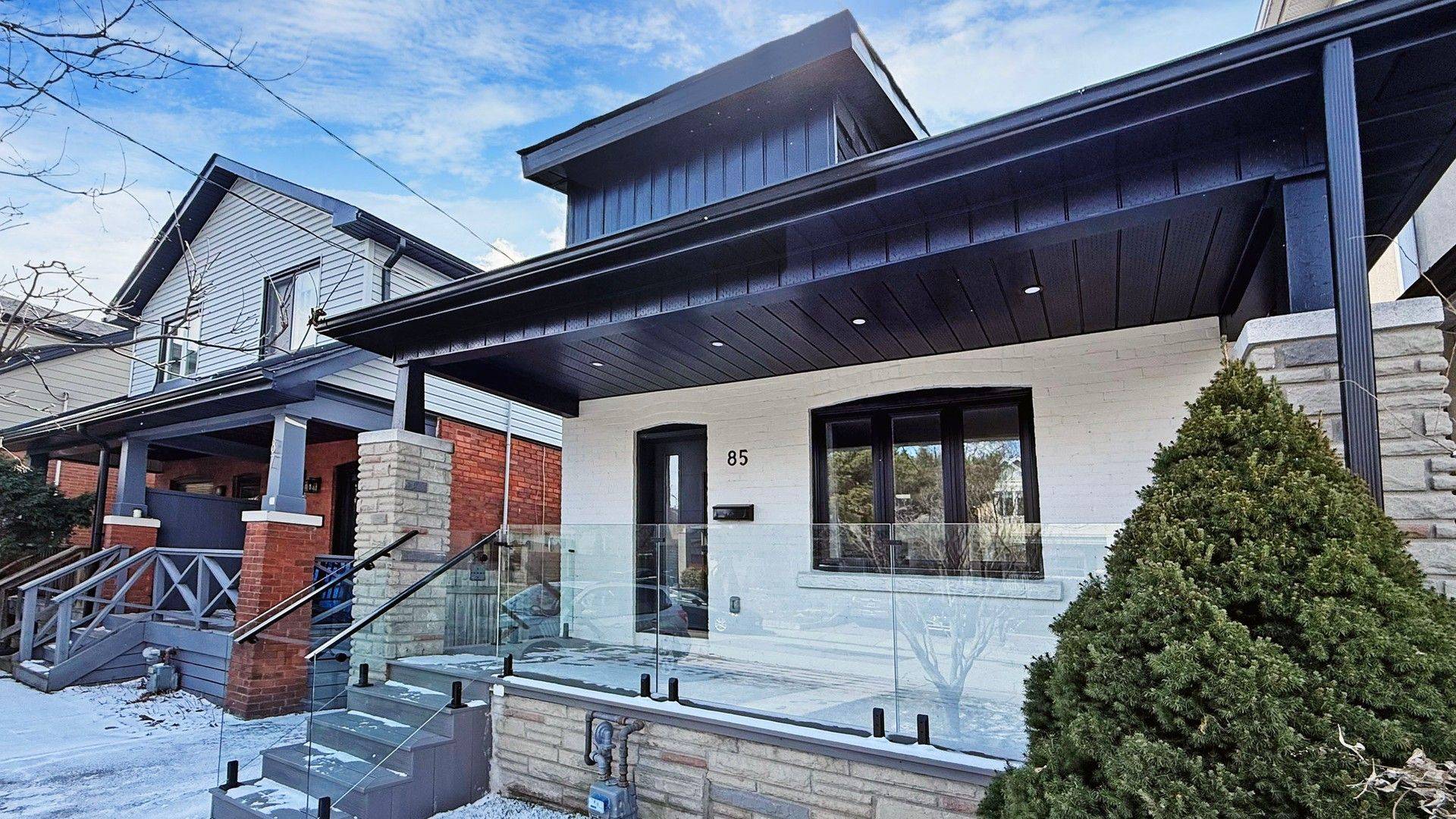 85 Springdale BLVD, Toronto E03, ON M4J 1W6
