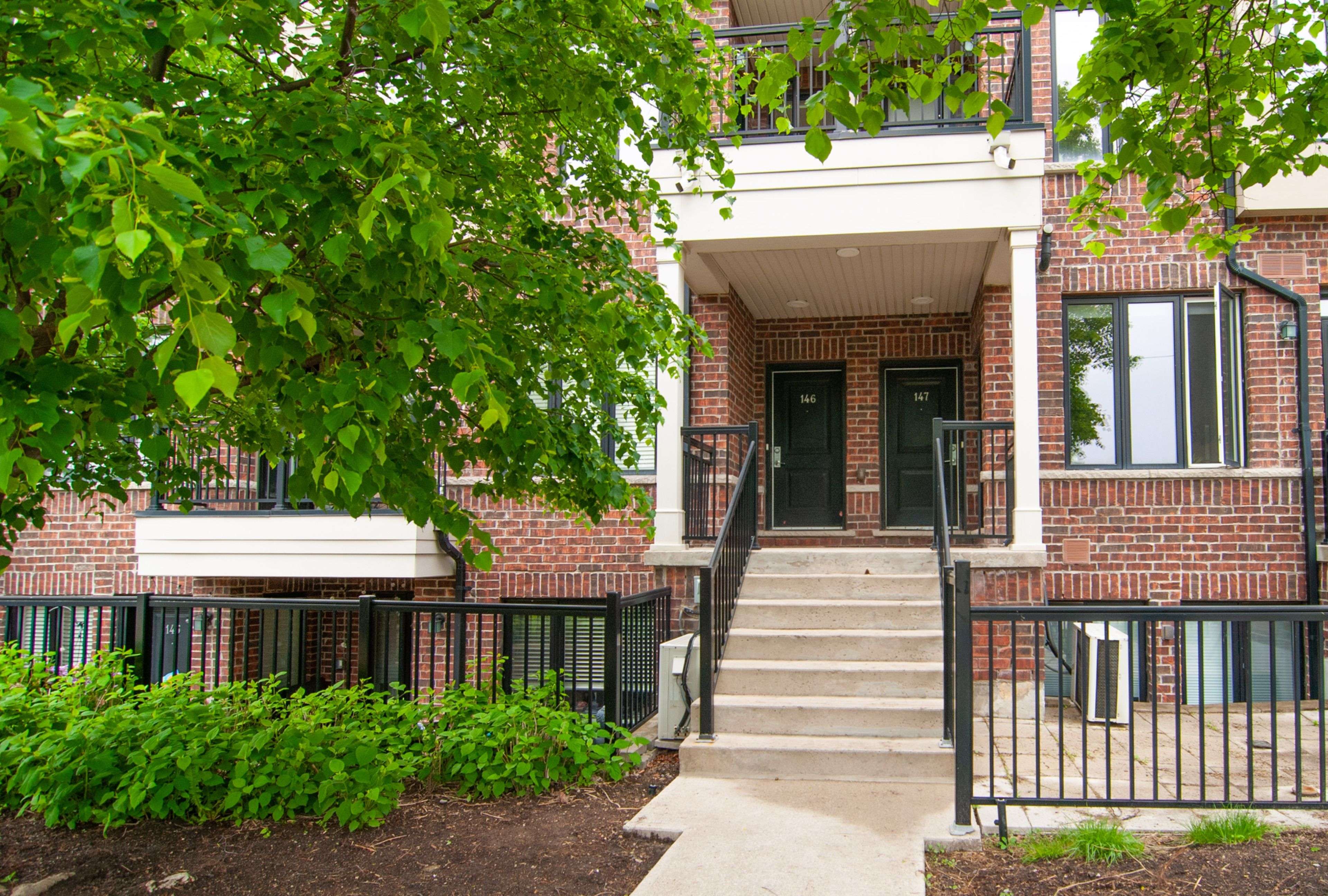 Toronto W06, ON M8V 0B8,50 Carnation AVE #146