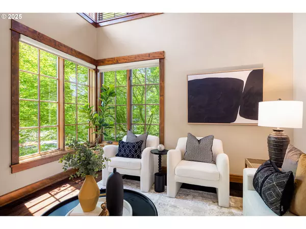 Eugene, OR 97408,3037 LORD BYRON PL