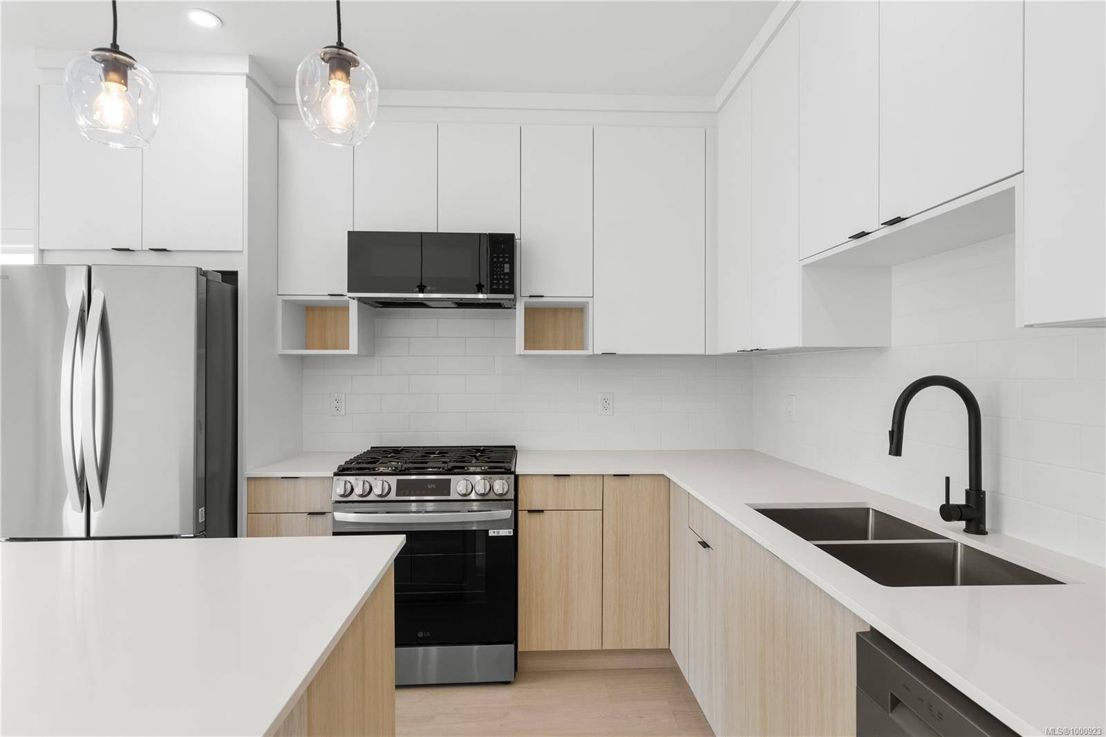 Langford, BC V9B 3R8,2629 Millstream Rd #417