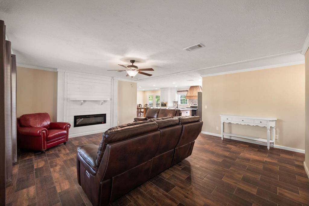 Corsicana, TX 75109,1524 SE County Road 3135
