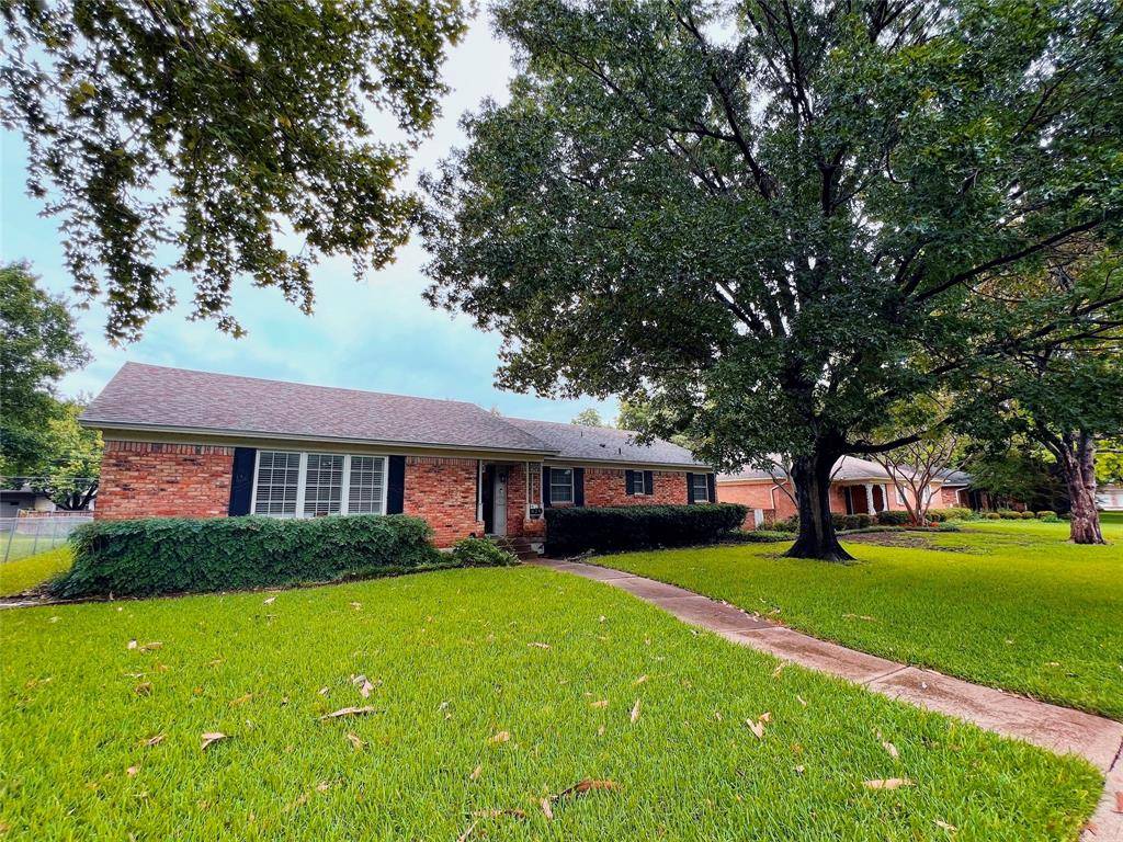 826 Sylvania Drive, Dallas, TX 75218