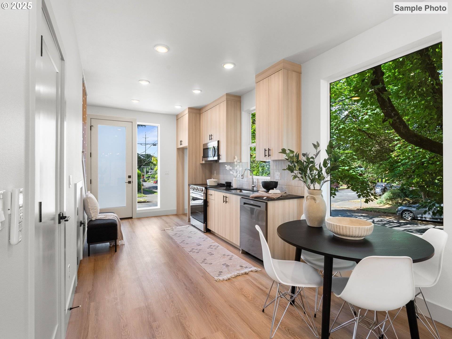 Portland, OR 97211,207 NE Going ST #3