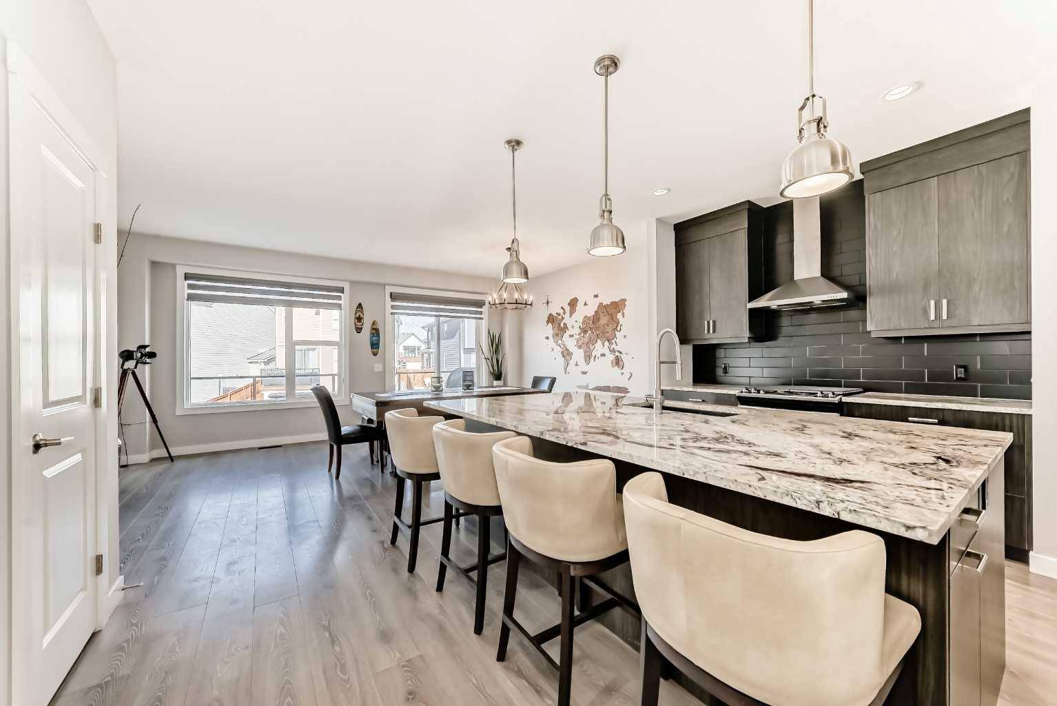 Calgary, AB T3M 2X5,47 Cranbrook GDNS Southeast
