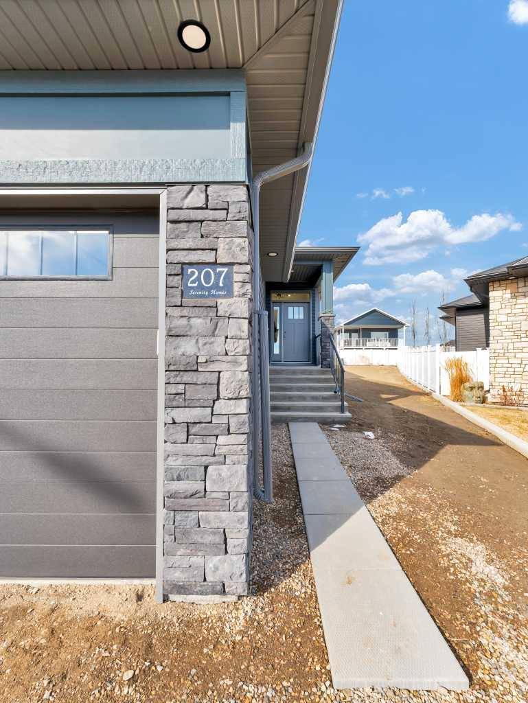Medicine Hat, AB T1B 0P4,207 Hamptons CRES Southeast