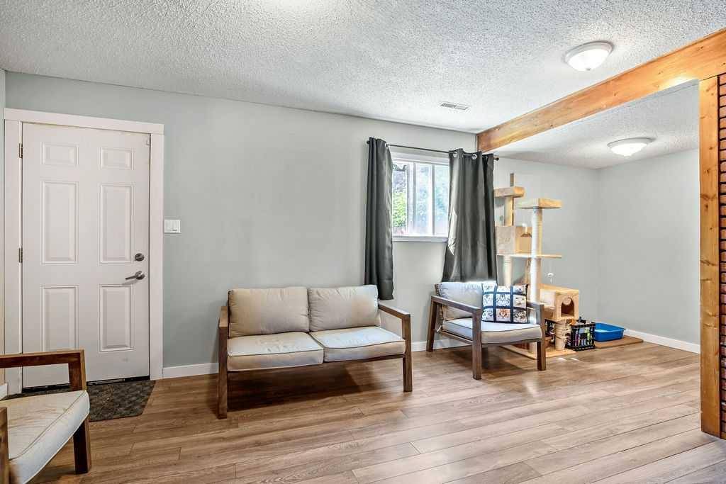 High River, AB T1V 1L8,1001 10 AVE SE #7
