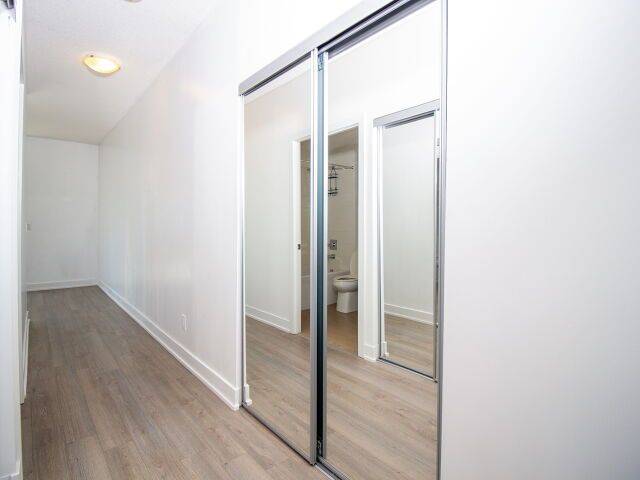 Toronto C01, ON M5V 0B4,318 Richmond ST W #3704
