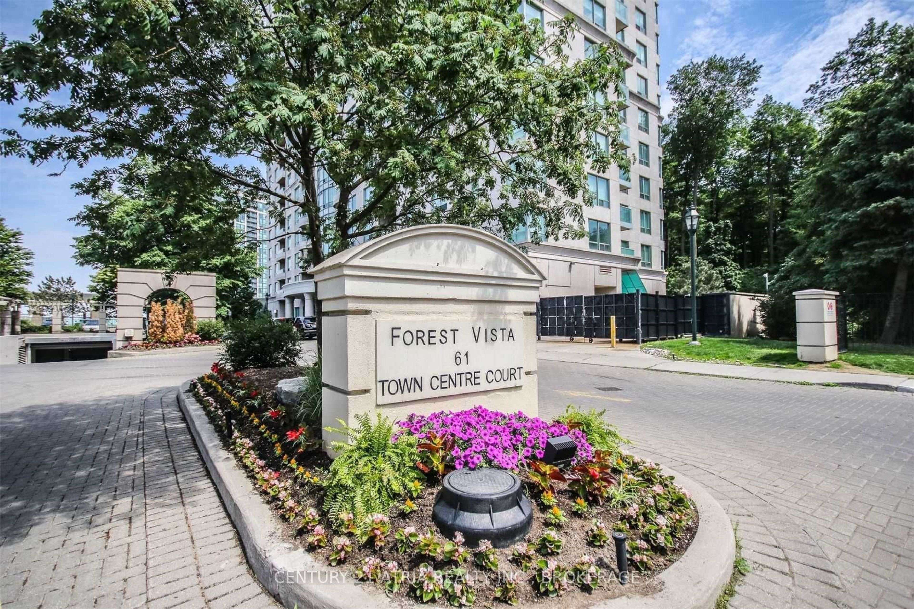 Toronto E09, ON M1P 5C5,61 Town Centre CT #210