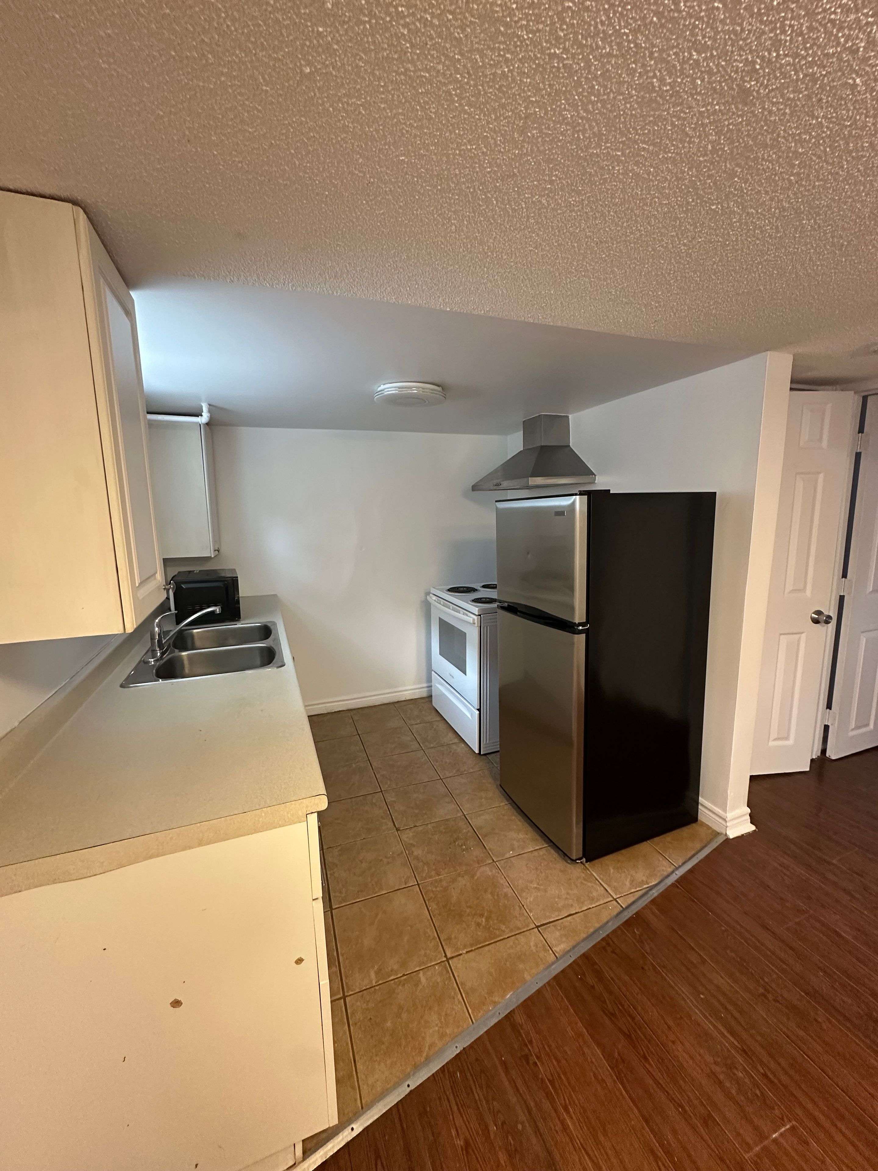 Oshawa, ON L1J 4G7,93 Park RD S