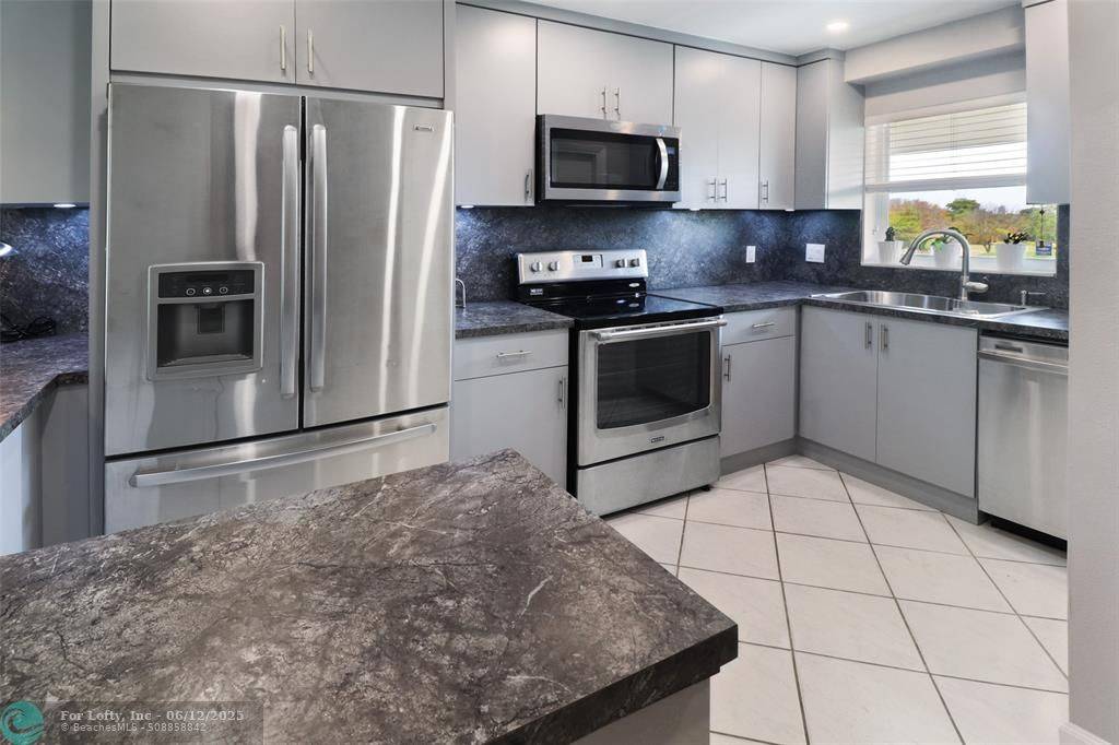 Fort Lauderdale, FL 33311,1785 N Andrews Sq  #308E