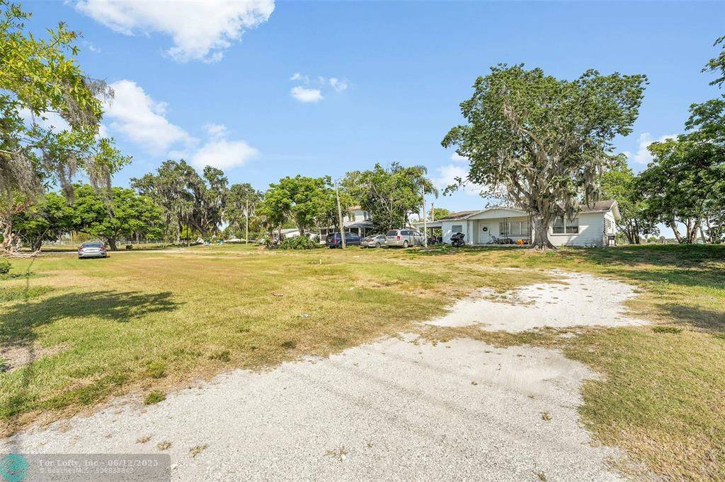 Okeechobee, FL 34974,672 State Road 78