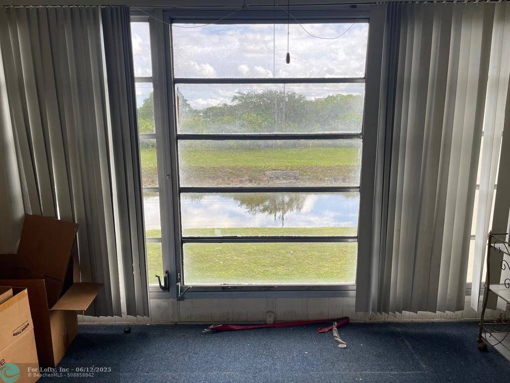 Sunrise, FL 33322,8101 N Sunrise Lakes Dr  #302