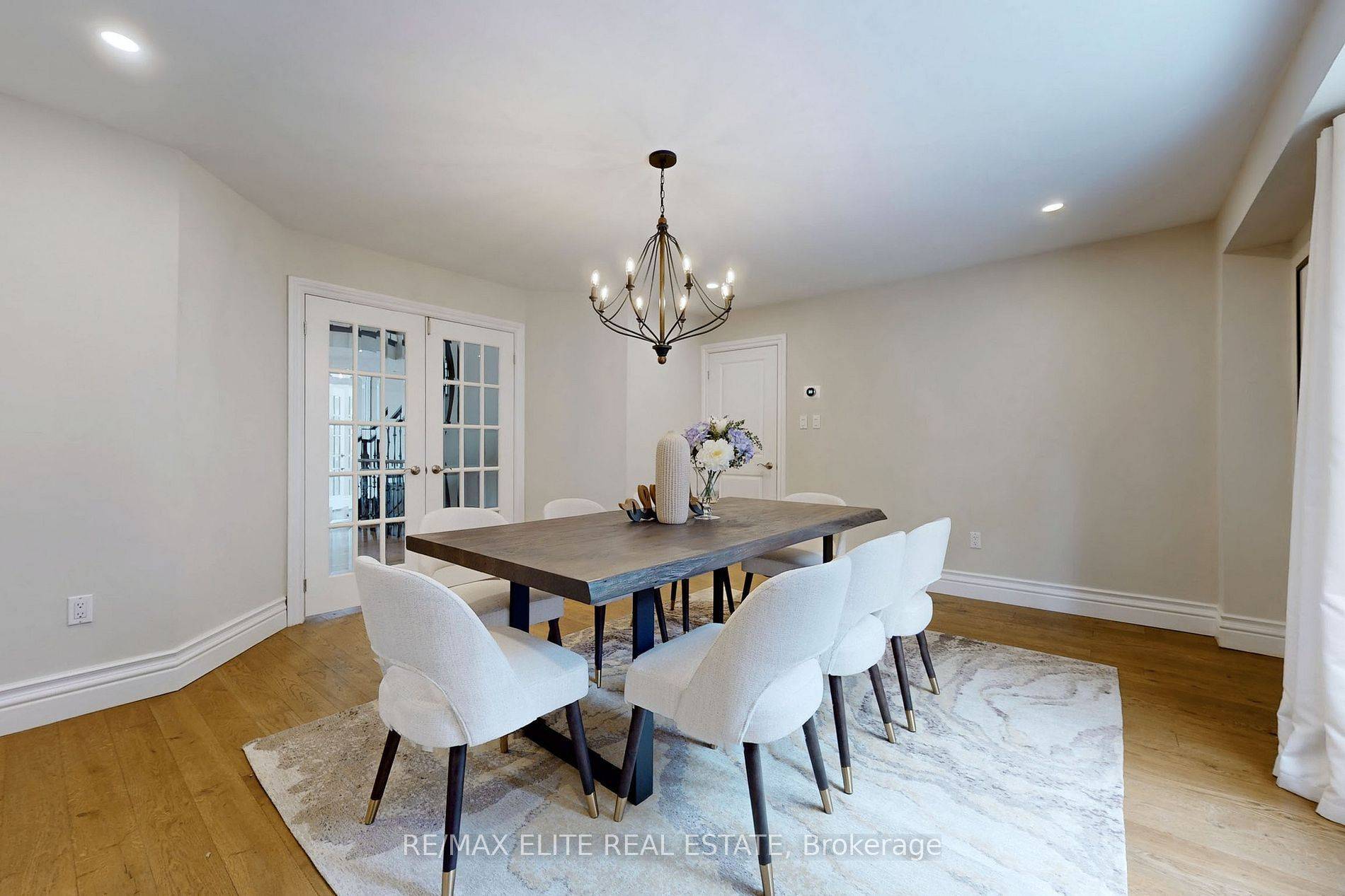 Newmarket, ON L3X 1L8,943 Portminster CT