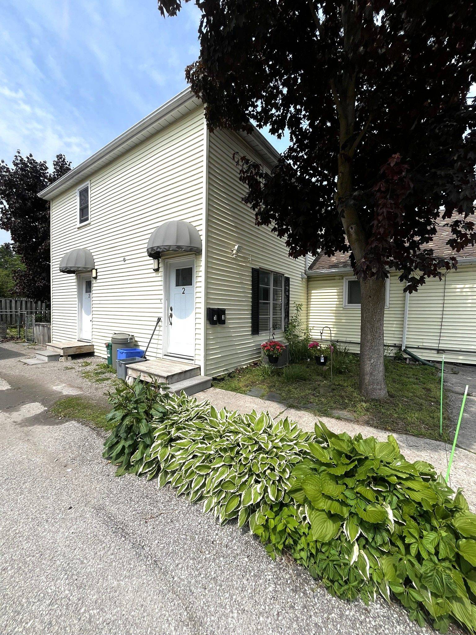 Barrie, ON P0A 1C0,256 Dunlop ST #3