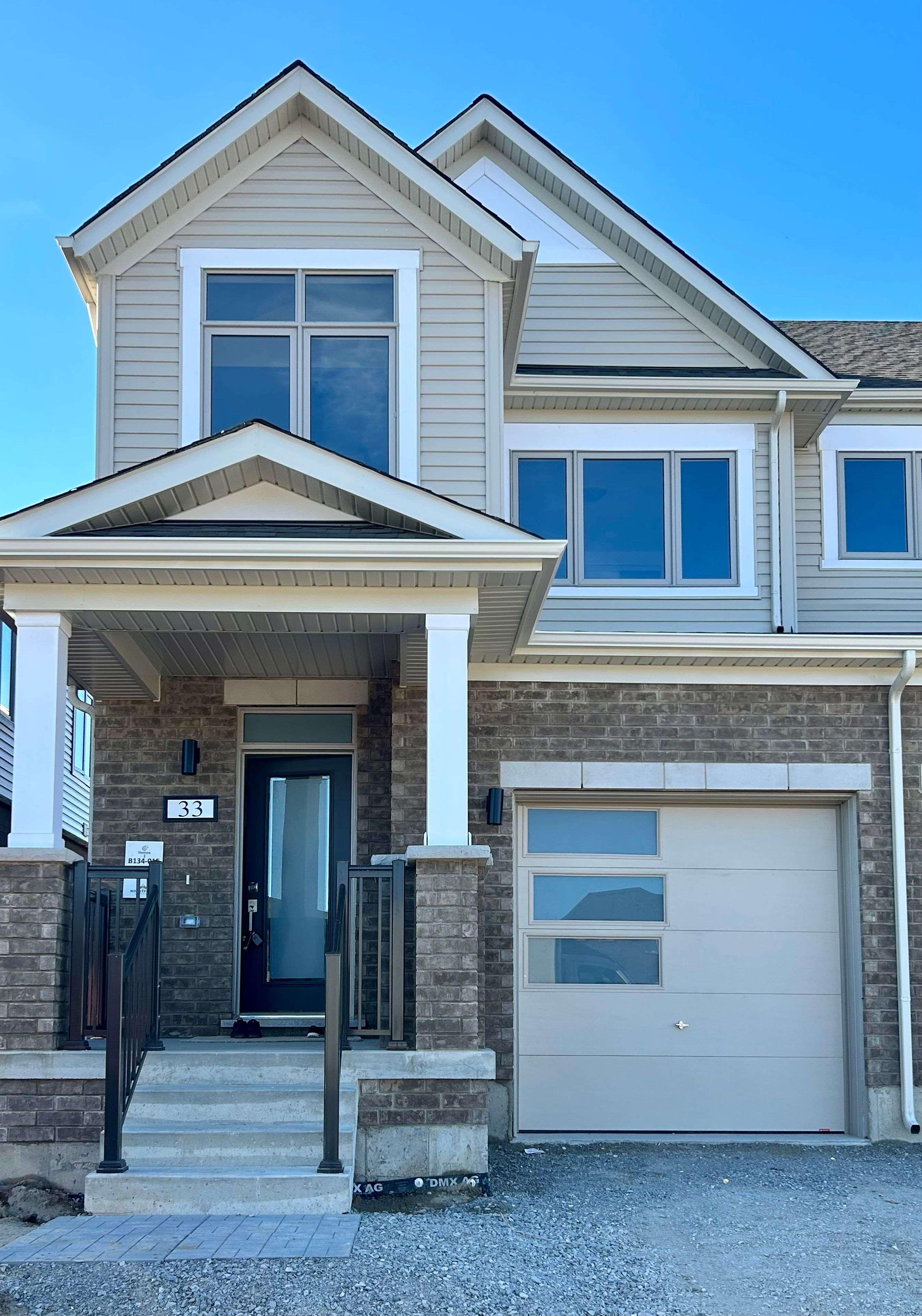 33 Sagewood AVE, Barrie, ON L9J 0K3