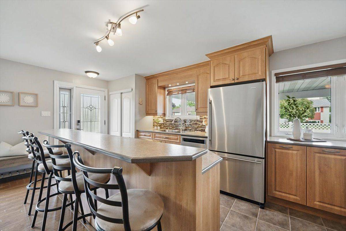 Orleans - Cumberland And Area, ON K1E 1G7,240 Kennedy LN W