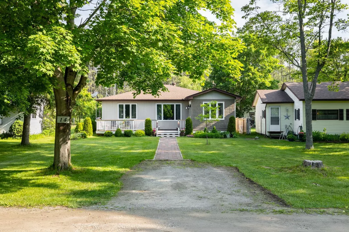 Clarington, ON L0B 1J0,10126 Longsault RD #14