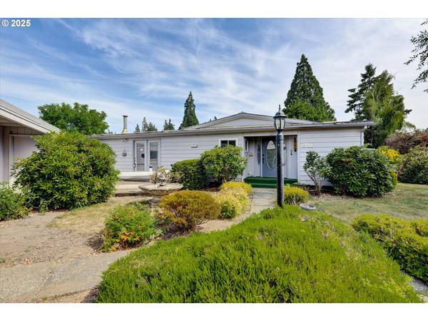 21986 LAUREL AVE, Aurora, OR 97002