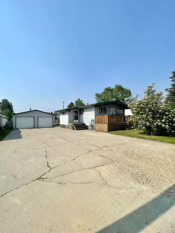 4823 Plaza AVE, Swan Hills, AB T0G2C0
