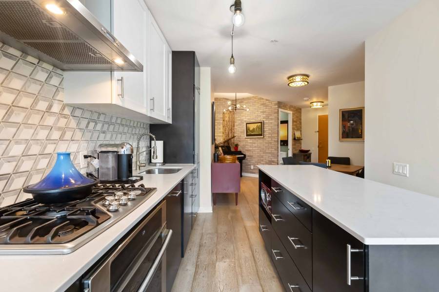38 Howard Park AVE #622, Toronto W01, ON M6R 0A7