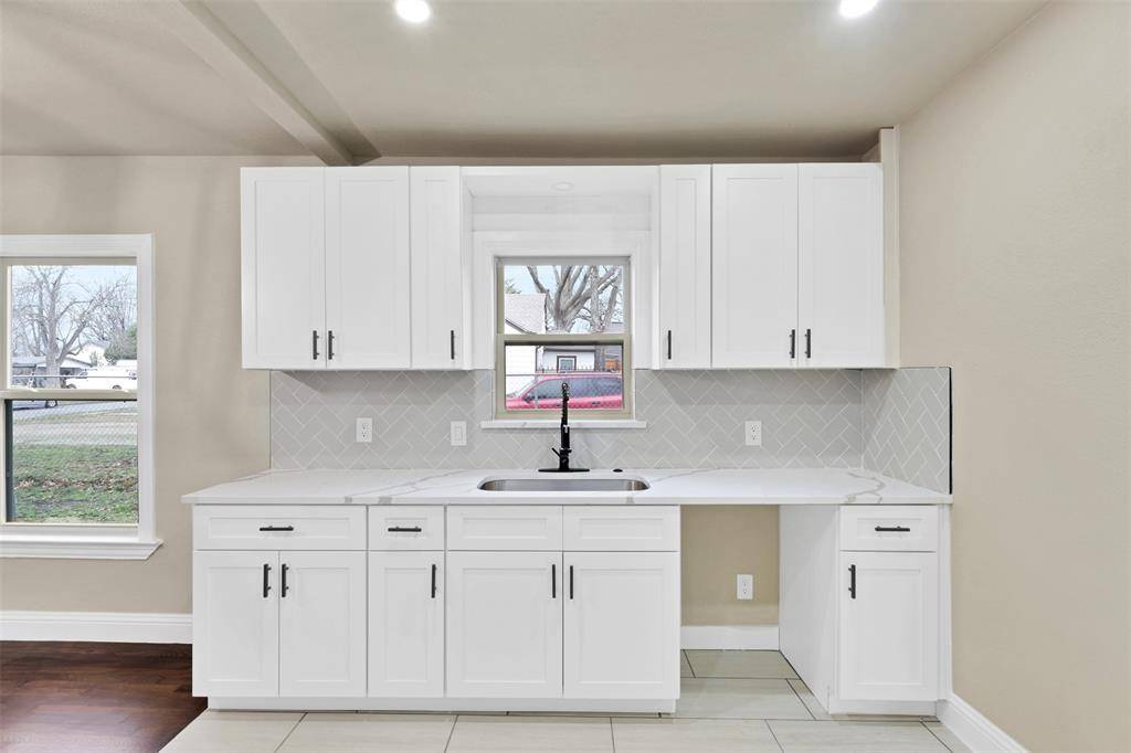Garland, TX 75040,301 W Avenue Avenue E