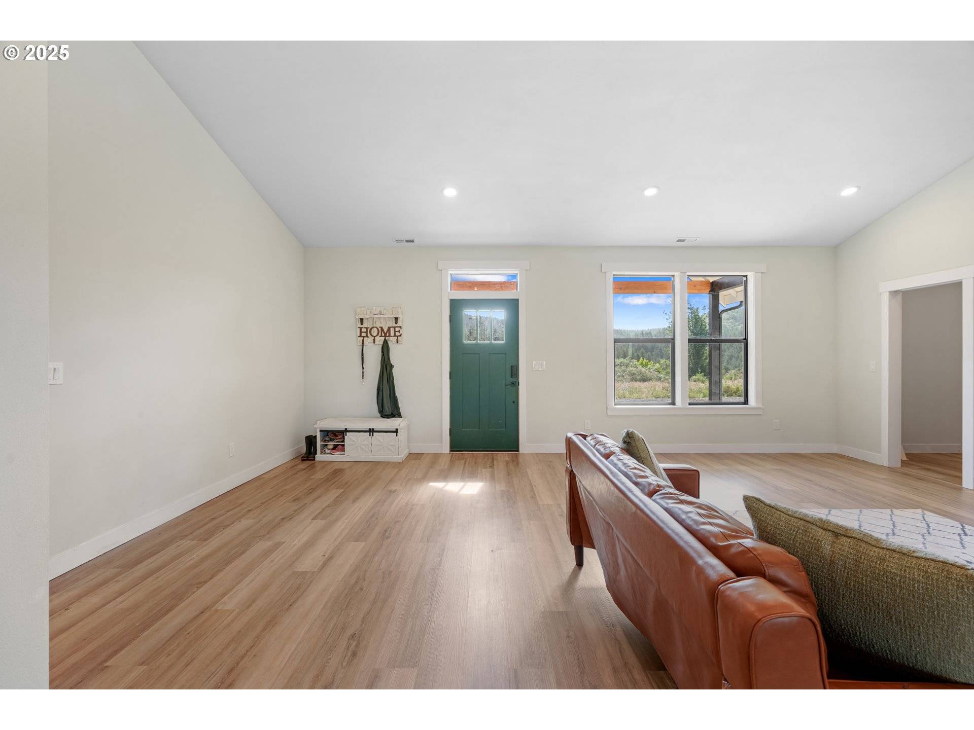 Kelso, WA 98626,279 STEWART DR