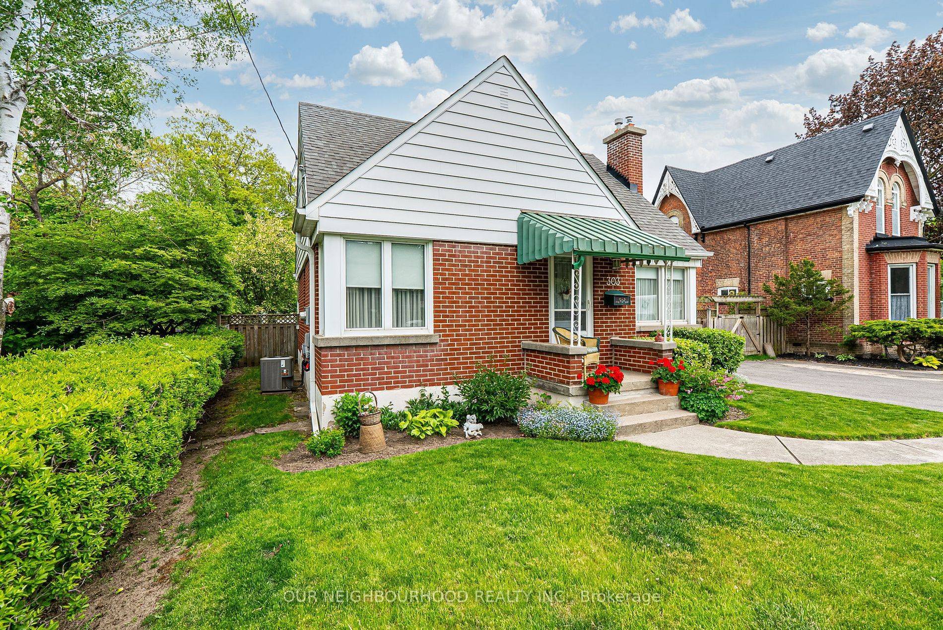 303 Byron ST N, Whitby, ON L1N 4N4