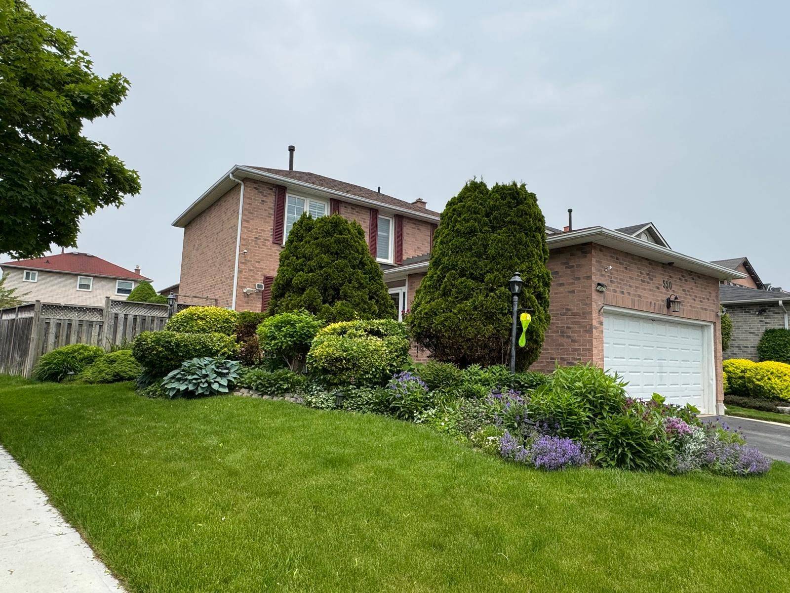 Pickering, ON L1V 6A4,550 Cattail CT