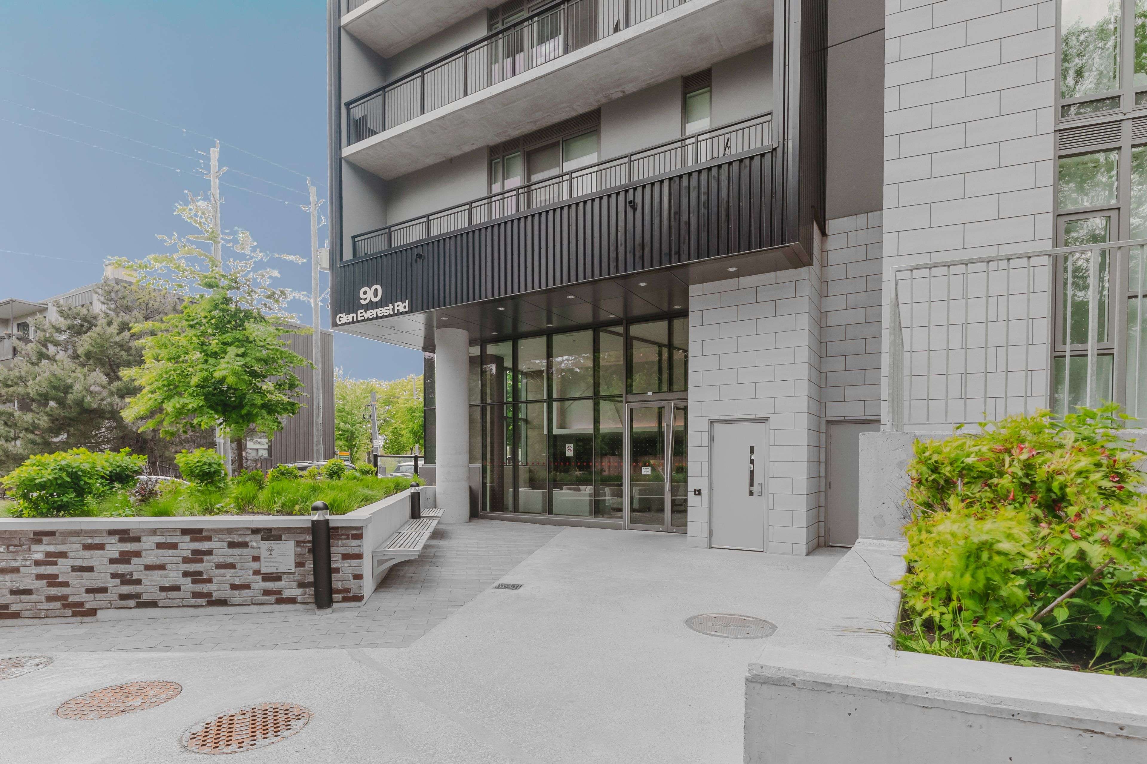 Toronto E06, ON M1N 0C3,90 GLEN EVEREST RD #912