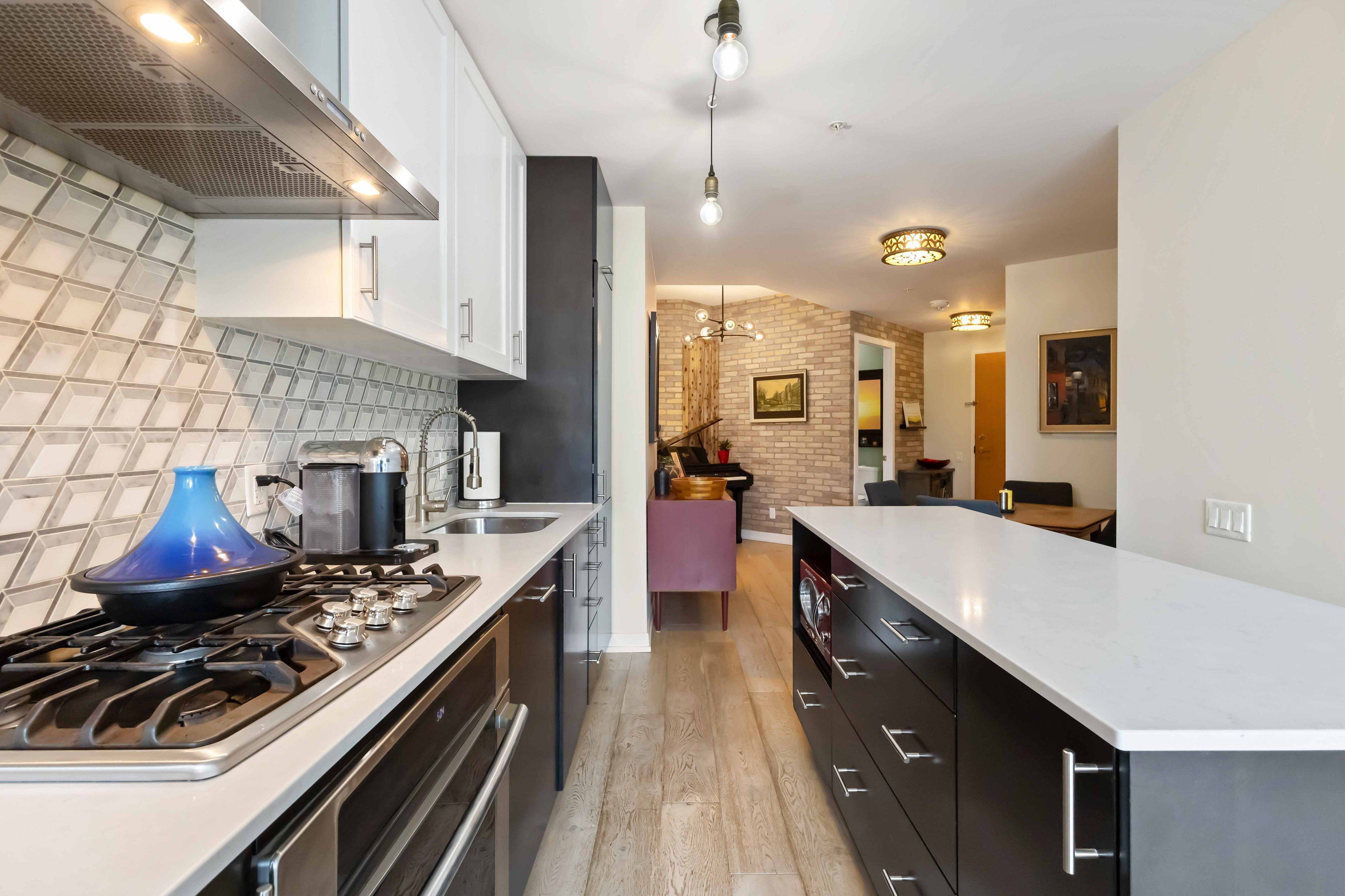 38 Howard Park AVE #622, Toronto W01, ON M6R 0A7