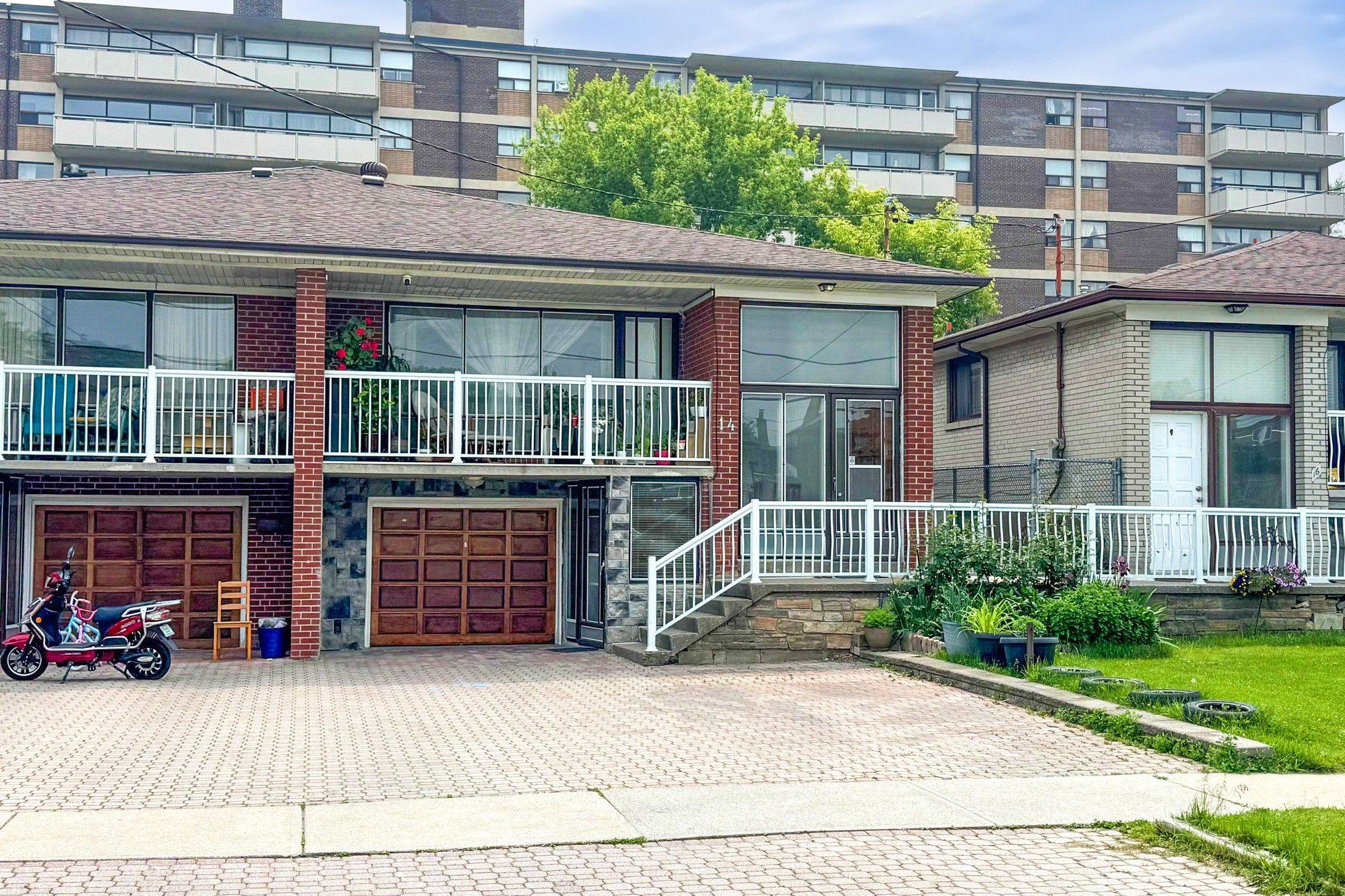 Toronto W04, ON M6L 2X5,14 Goldcrest BLVD